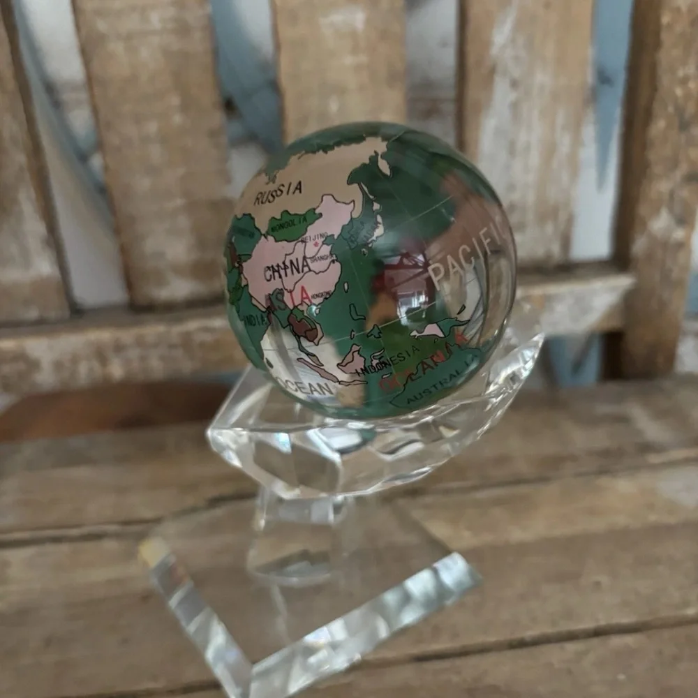 RARE CRYSTAL ETCHED WORLD GLOBE RESTING IN A CUT CRYSTAL BASE NEW!